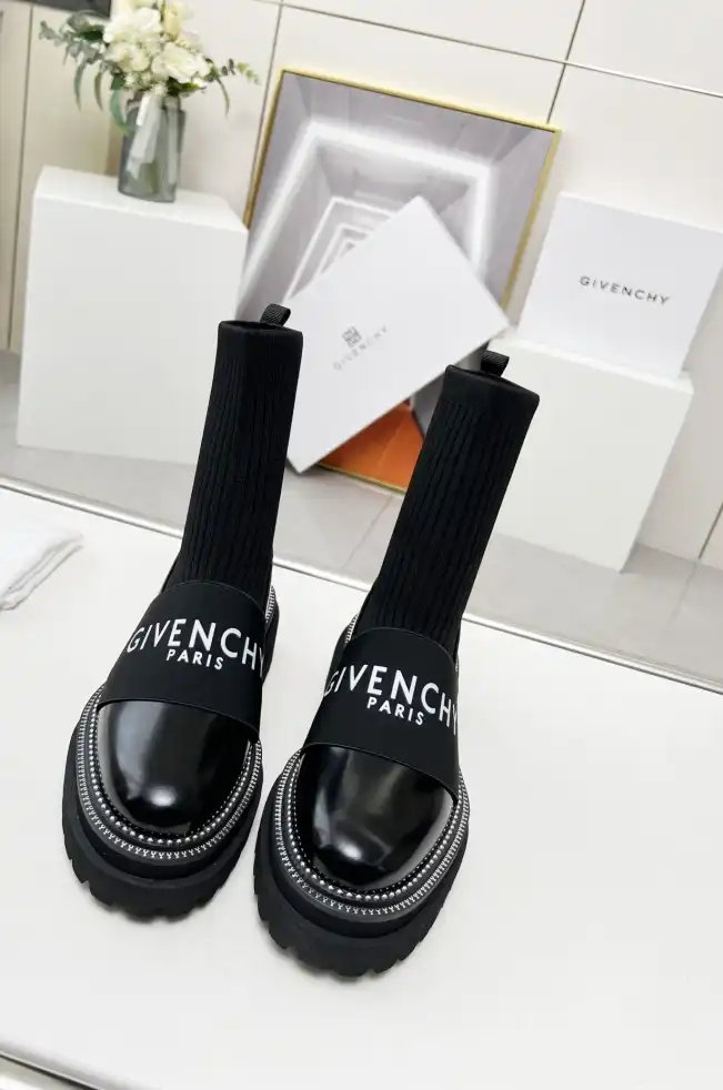 hype Givenchy Boots