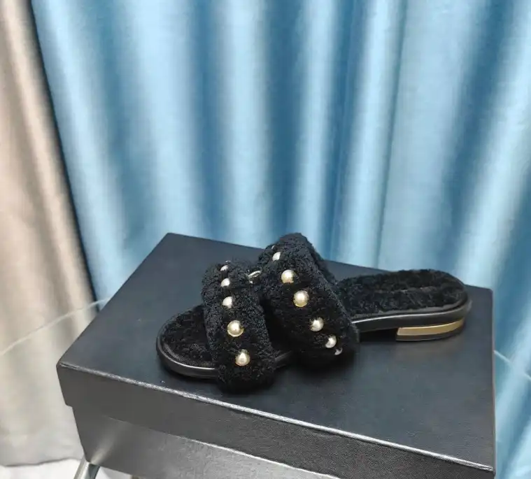 hype Chanel Slippers