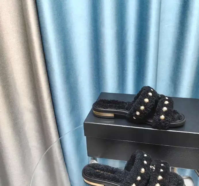 hype Chanel Slippers