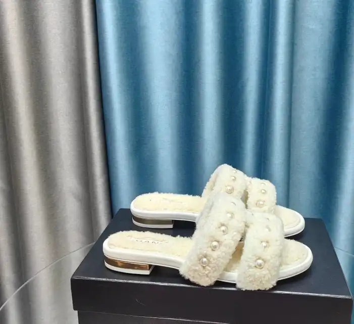 hype Chanel Slippers