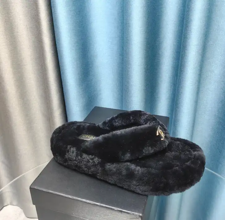 hype Chanel Slippers