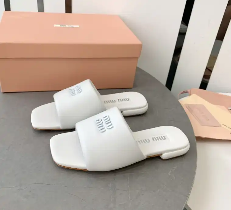 hype Miu Miu Slippers