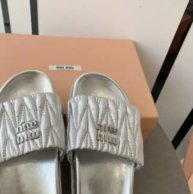 hype Miu Miu Slippers