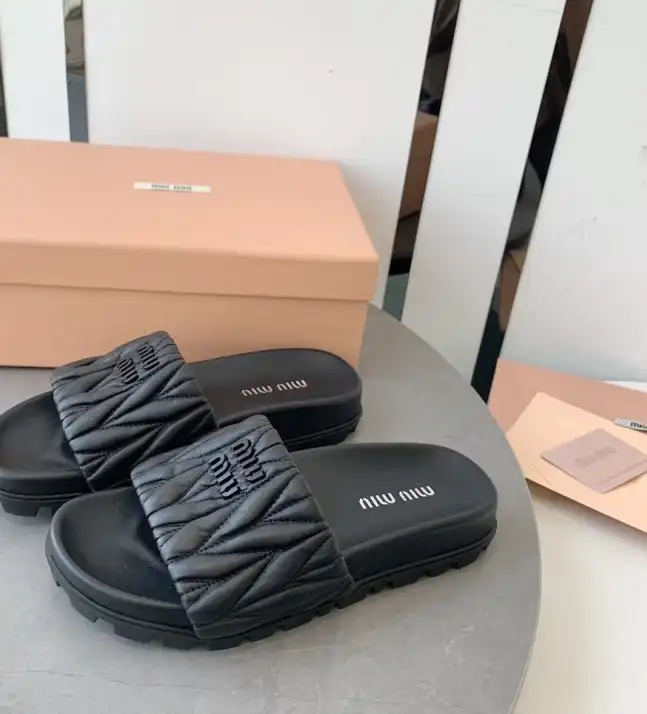 hype Miu Miu Slippers