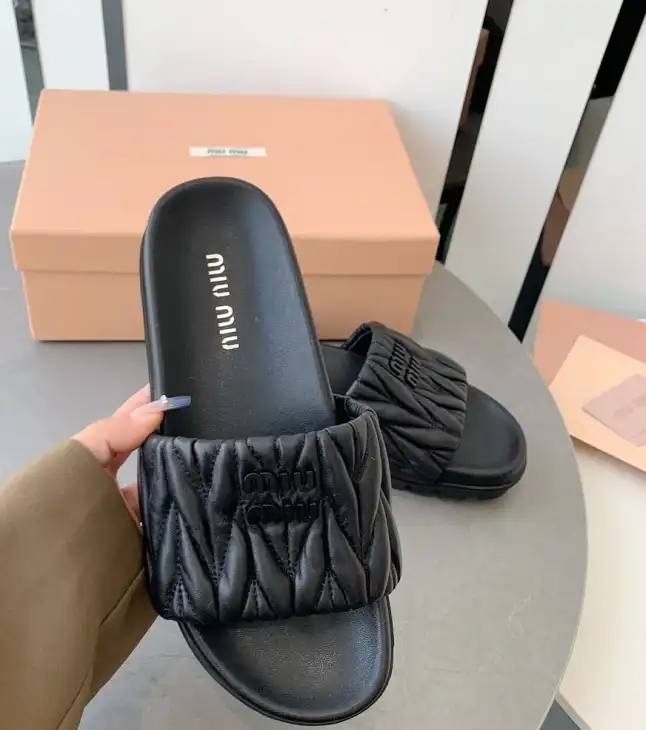 hype Miu Miu Slippers