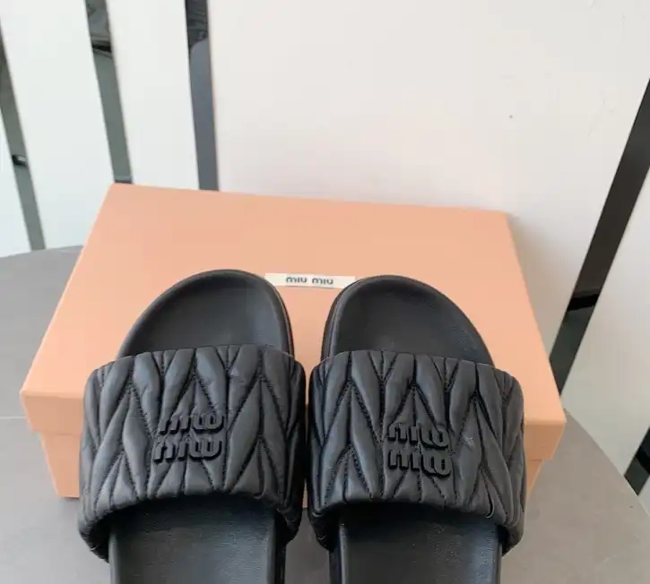 hype Miu Miu Slippers