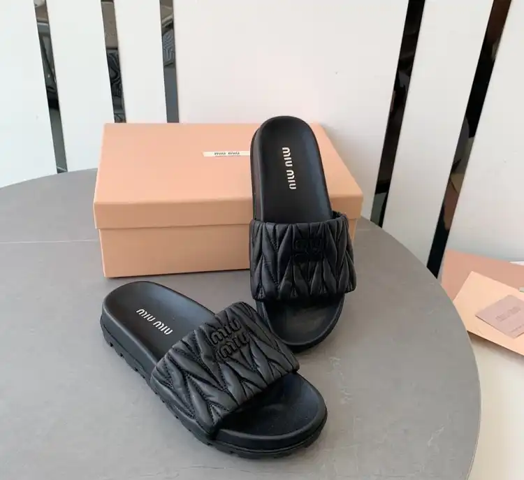 hype Miu Miu Slippers