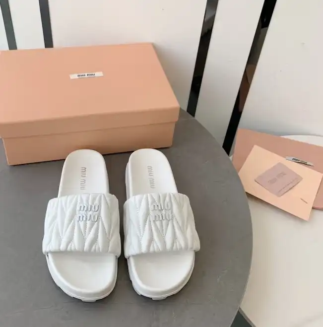 hype Miu Miu Slippers