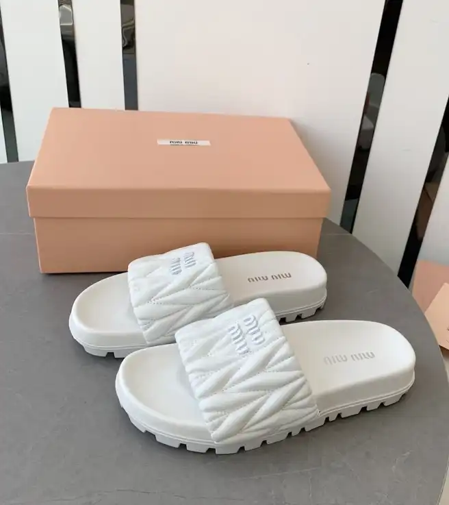 hype Miu Miu Slippers