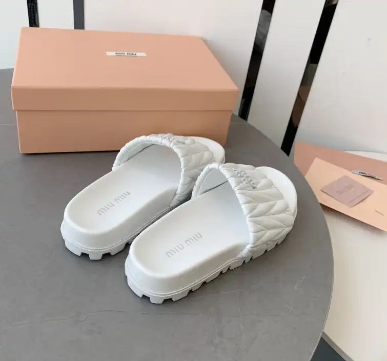 hype Miu Miu Slippers