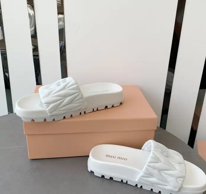 hype Miu Miu Slippers