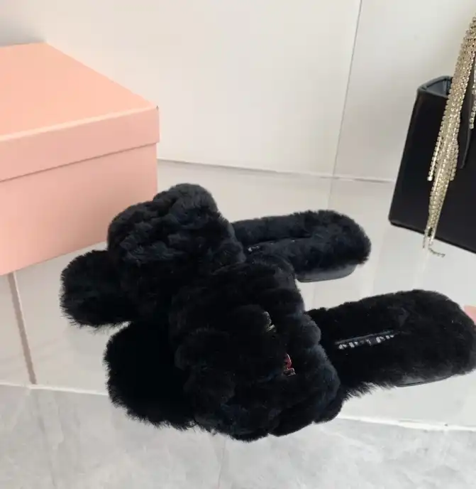 hype Miu Miu Slippers