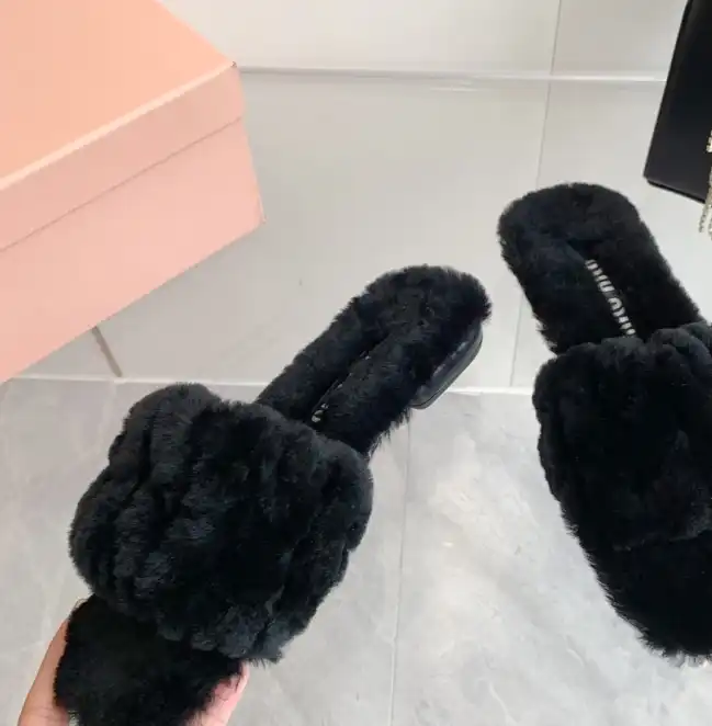 hype Miu Miu Slippers