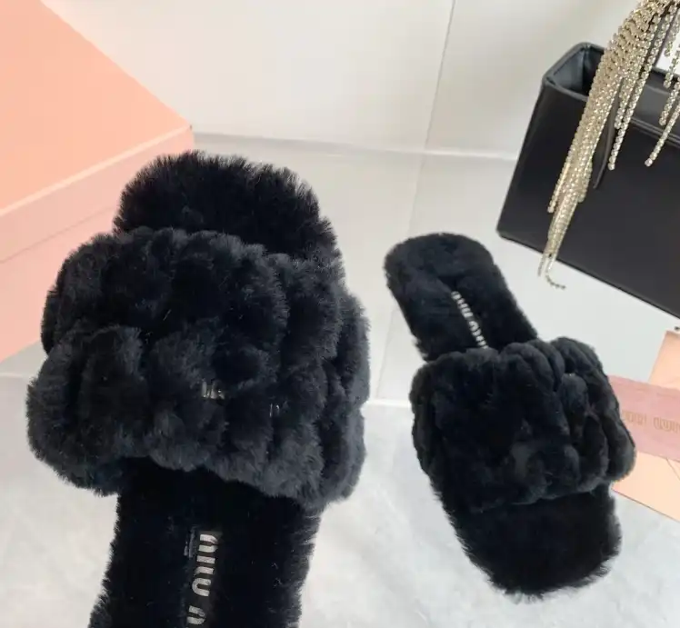 hype Miu Miu Slippers