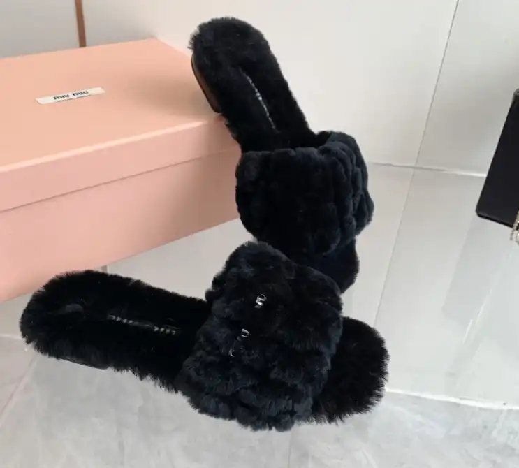 hype Miu Miu Slippers