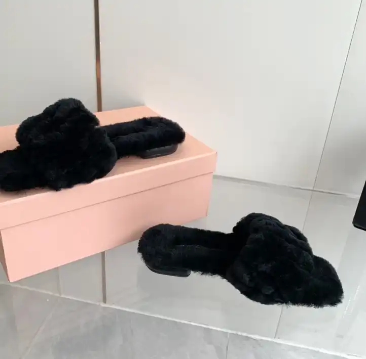 hype Miu Miu Slippers