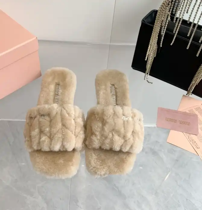 hype Miu Miu Slippers