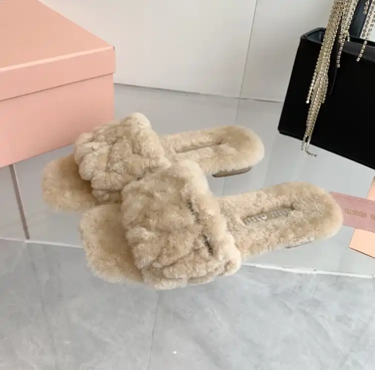 hype Miu Miu Slippers