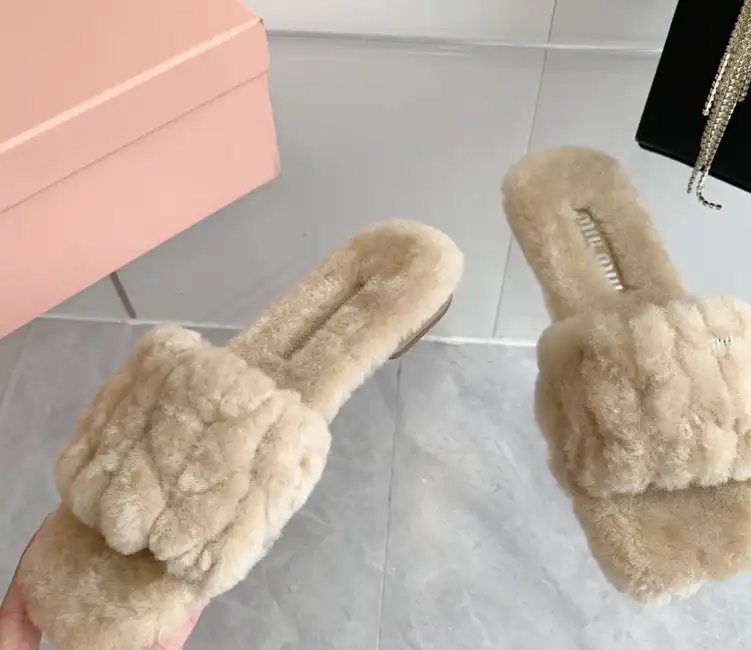 hype Miu Miu Slippers