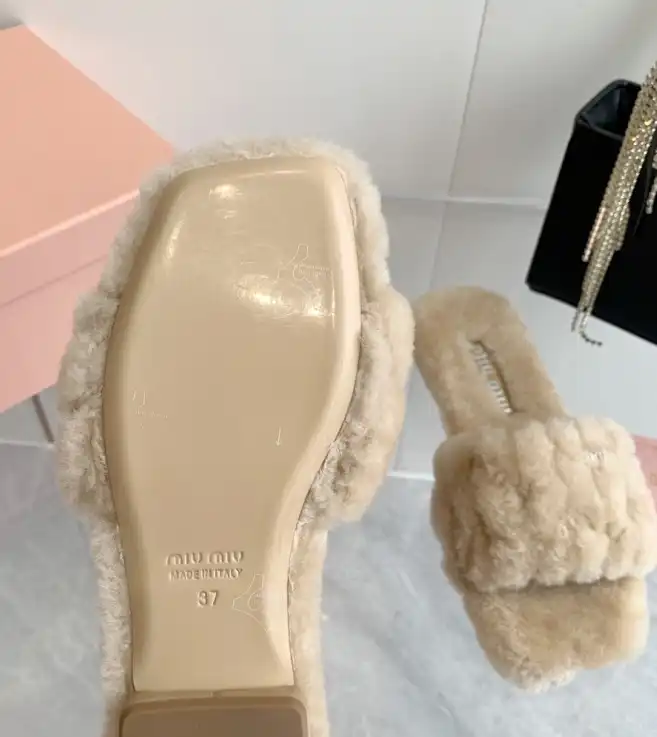 hype Miu Miu Slippers