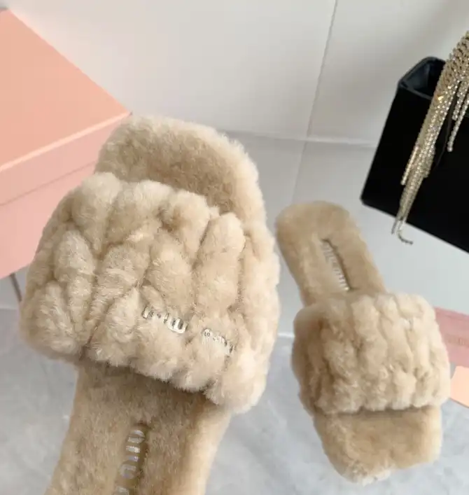 hype Miu Miu Slippers