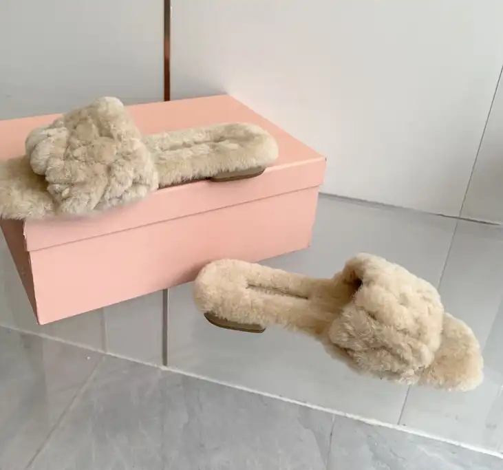 hype Miu Miu Slippers