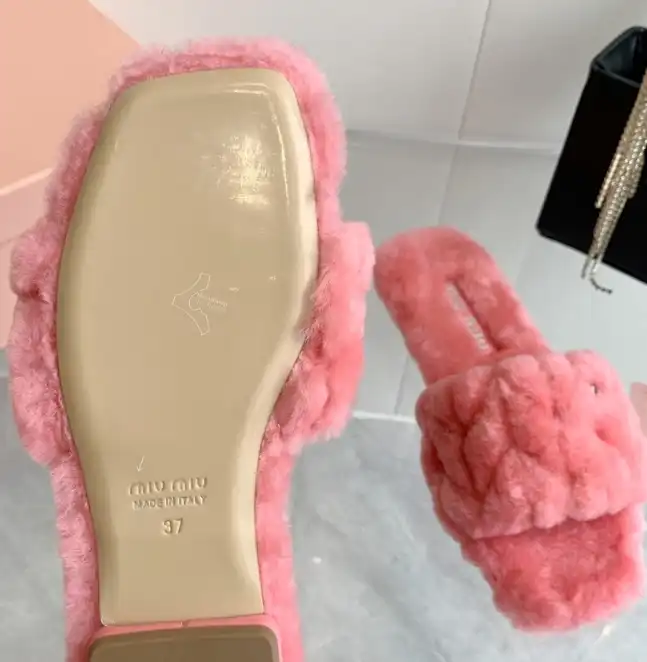 hype Miu Miu Slippers