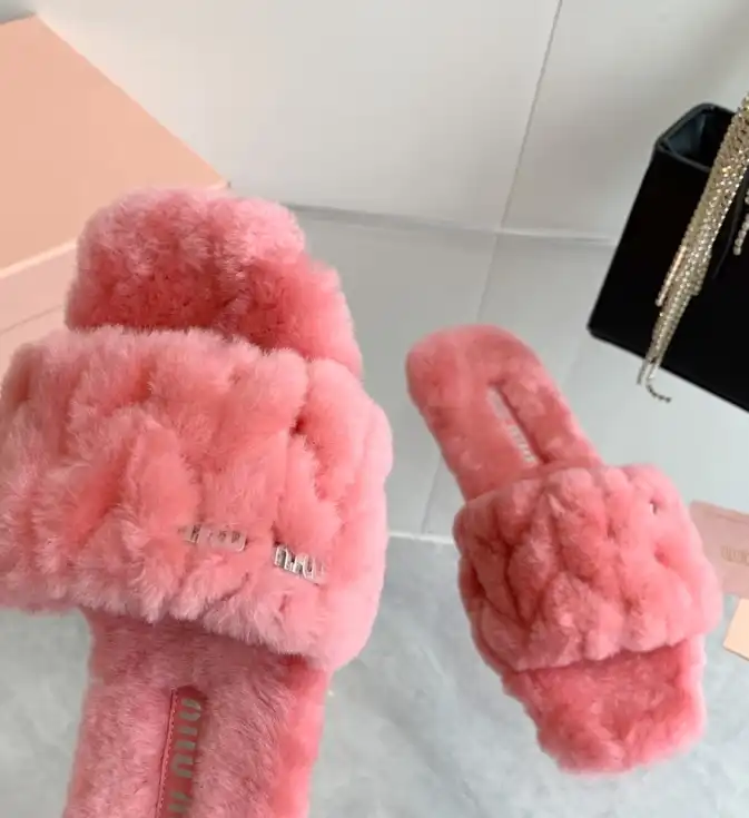 hype Miu Miu Slippers