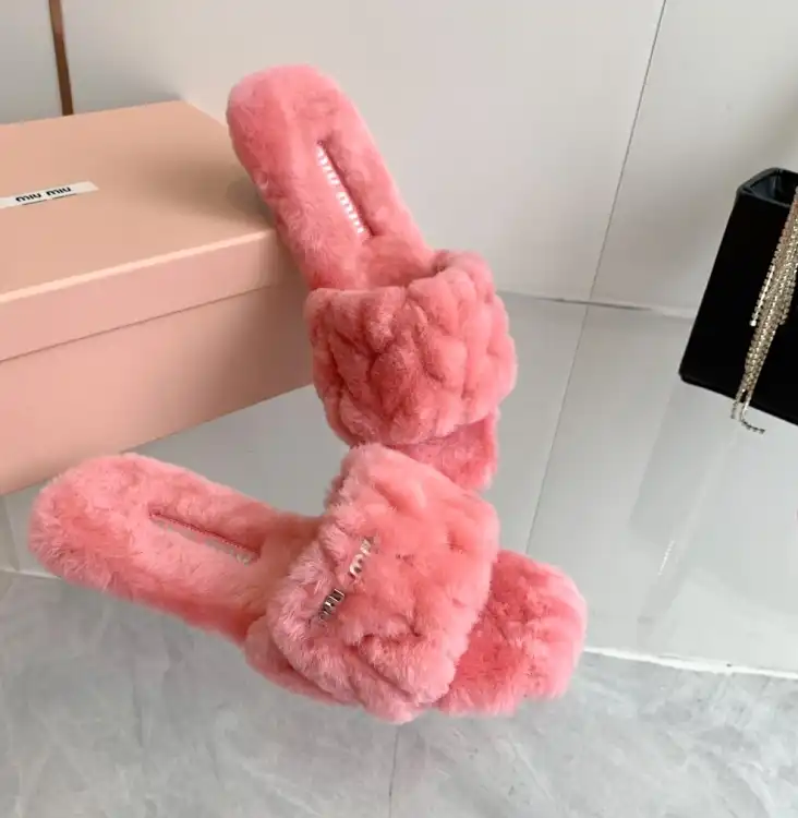 hype Miu Miu Slippers