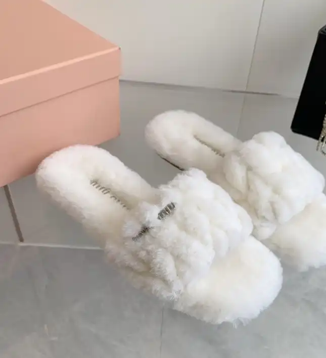 hype Miu Miu Slippers