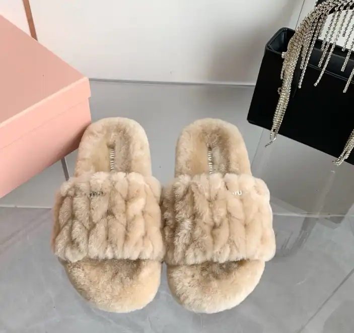 hype Miu Miu Slippers