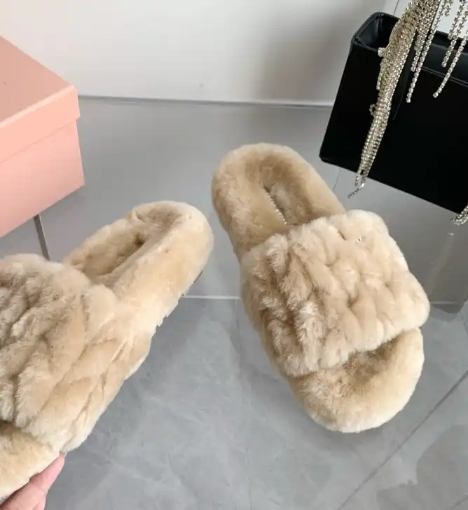 hype Miu Miu Slippers