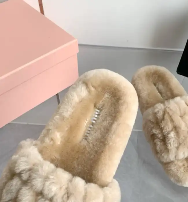 hype Miu Miu Slippers