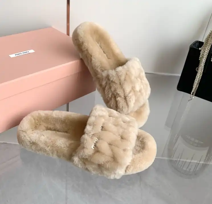 hype Miu Miu Slippers