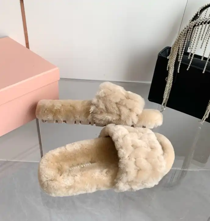 hype Miu Miu Slippers