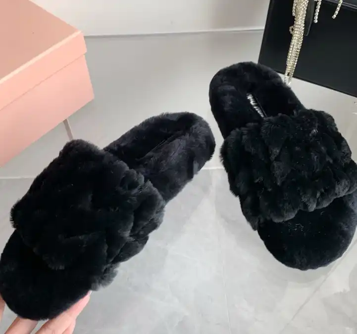 hype Miu Miu Slippers