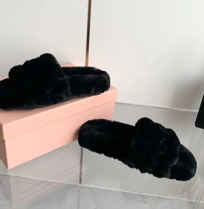 hype Miu Miu Slippers