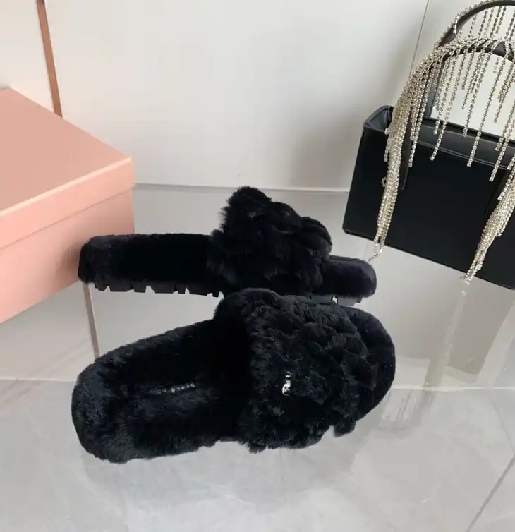 hype Miu Miu Slippers