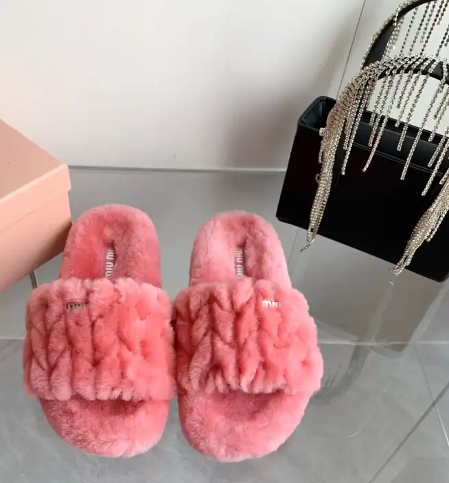 hype Miu Miu Slippers