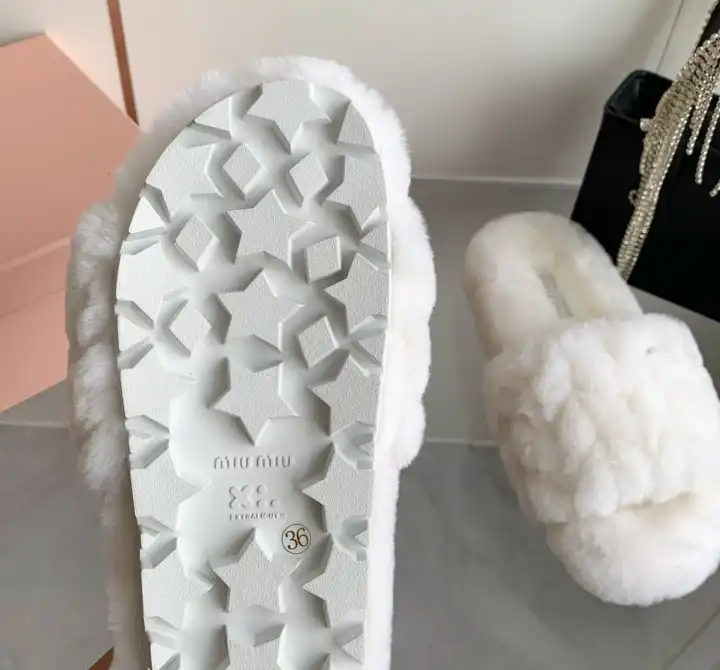 hype Miu Miu Slippers