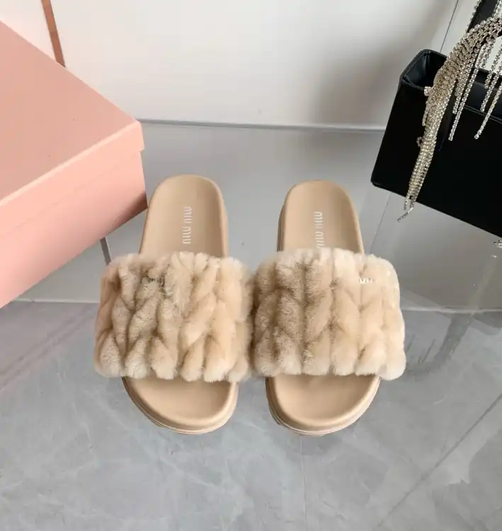 hype Miu Miu Slippers