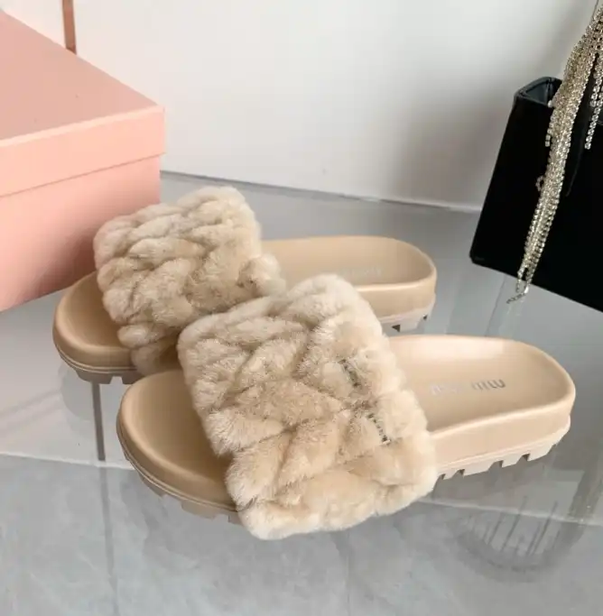 hype Miu Miu Slippers