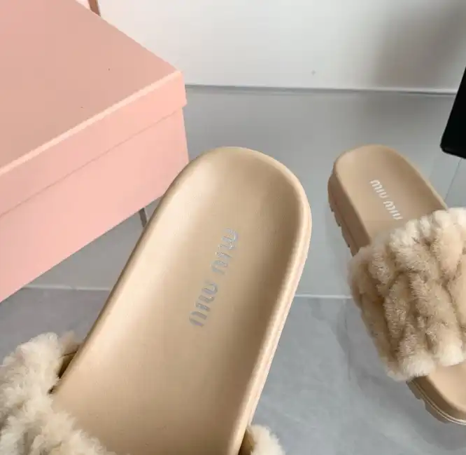 hype Miu Miu Slippers