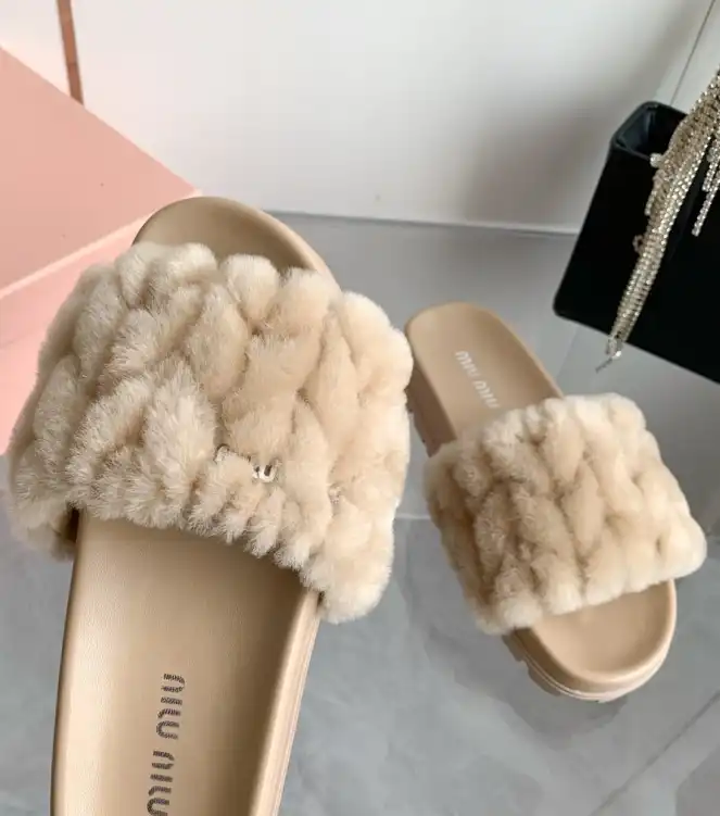 hype Miu Miu Slippers