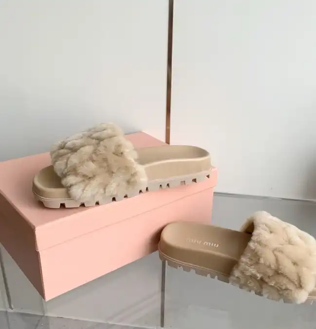 hype Miu Miu Slippers