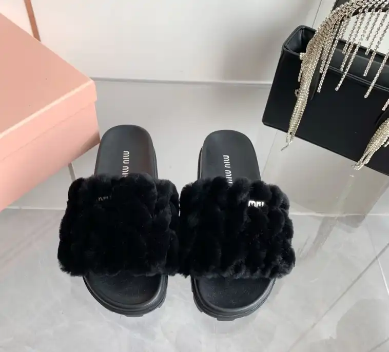 hype Miu Miu Slippers