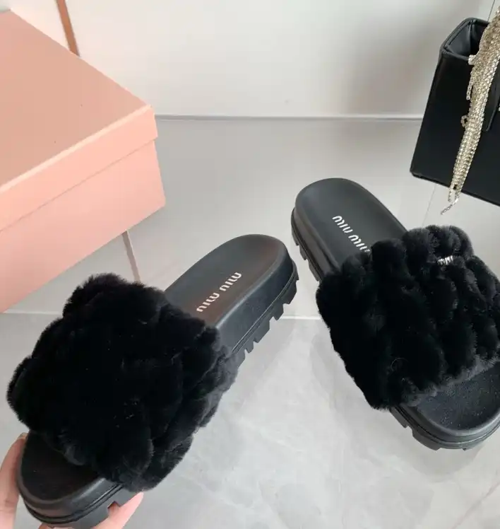 hype Miu Miu Slippers