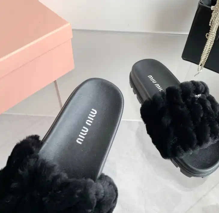 hype Miu Miu Slippers