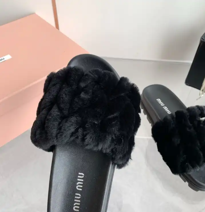 hype Miu Miu Slippers