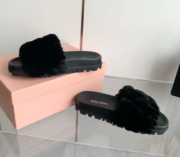 hype Miu Miu Slippers